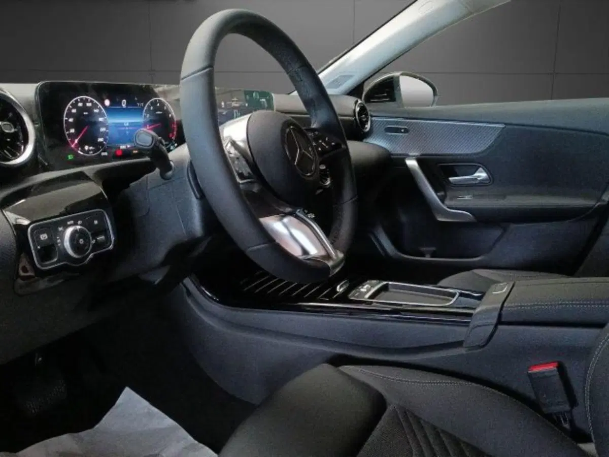 Mercedes-Benz Classe A nuova a Novara (8)