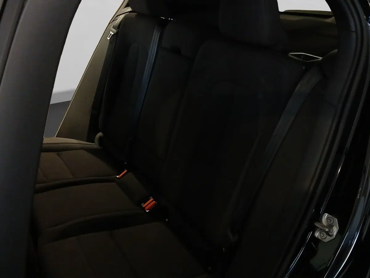 Volvo XC40 usata a Genova (10)