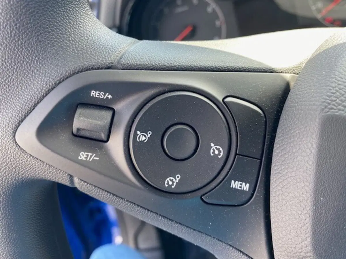 Opel Corsa nuova a Catania (13)