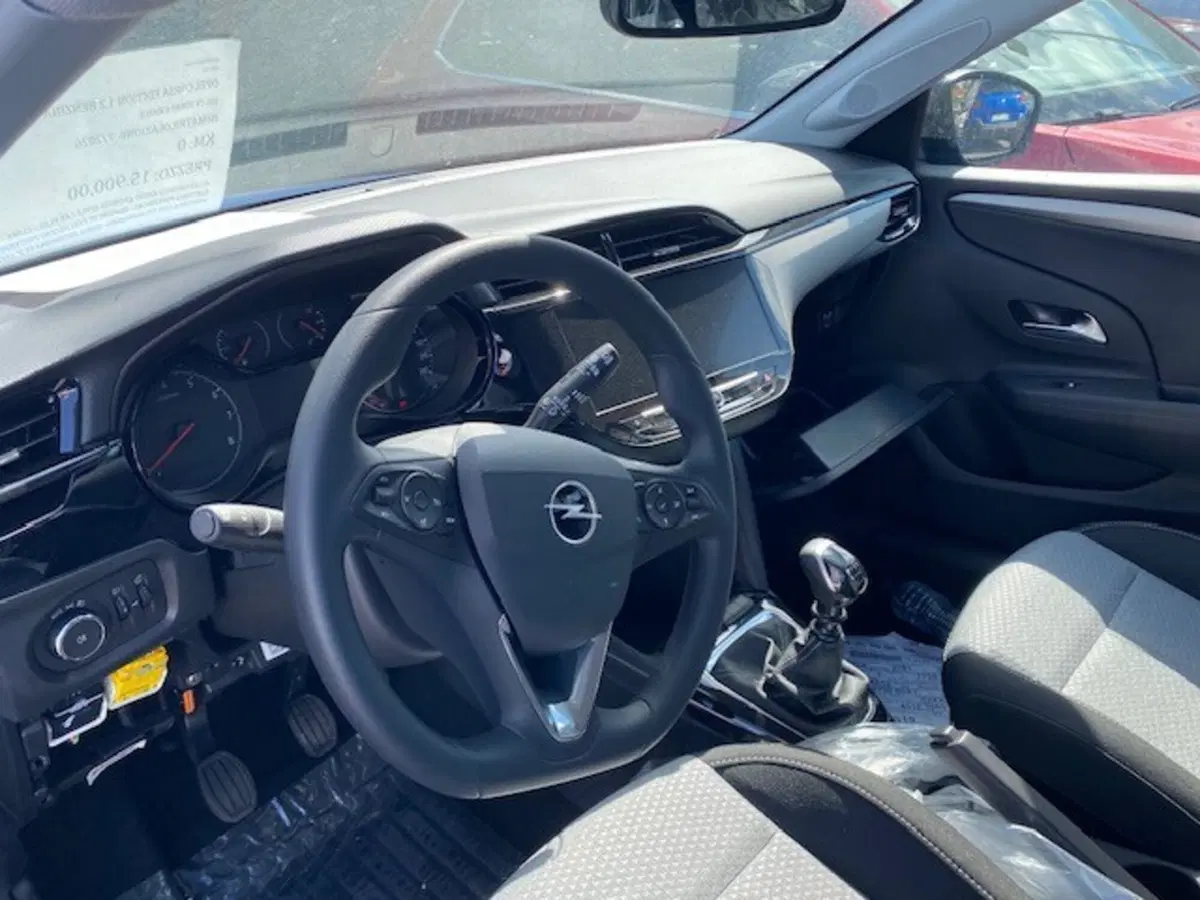 Opel Corsa nuova a Catania (7)