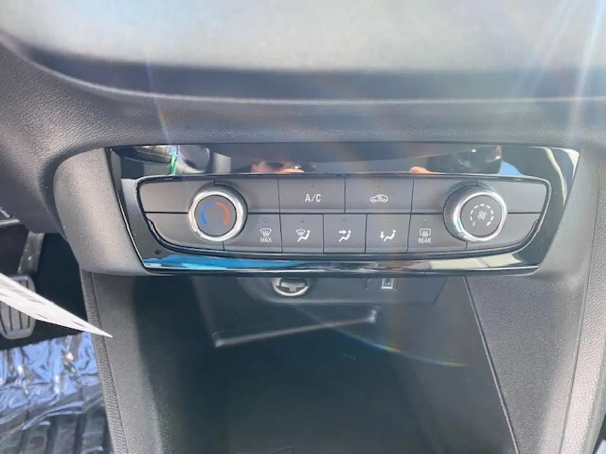 Opel Corsa nuova a Catania (9)