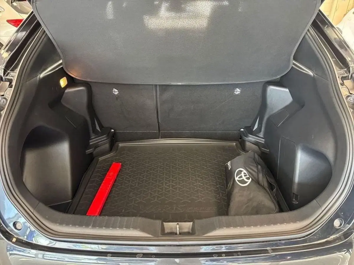 Toyota Yaris Cross usata a Prato (9)