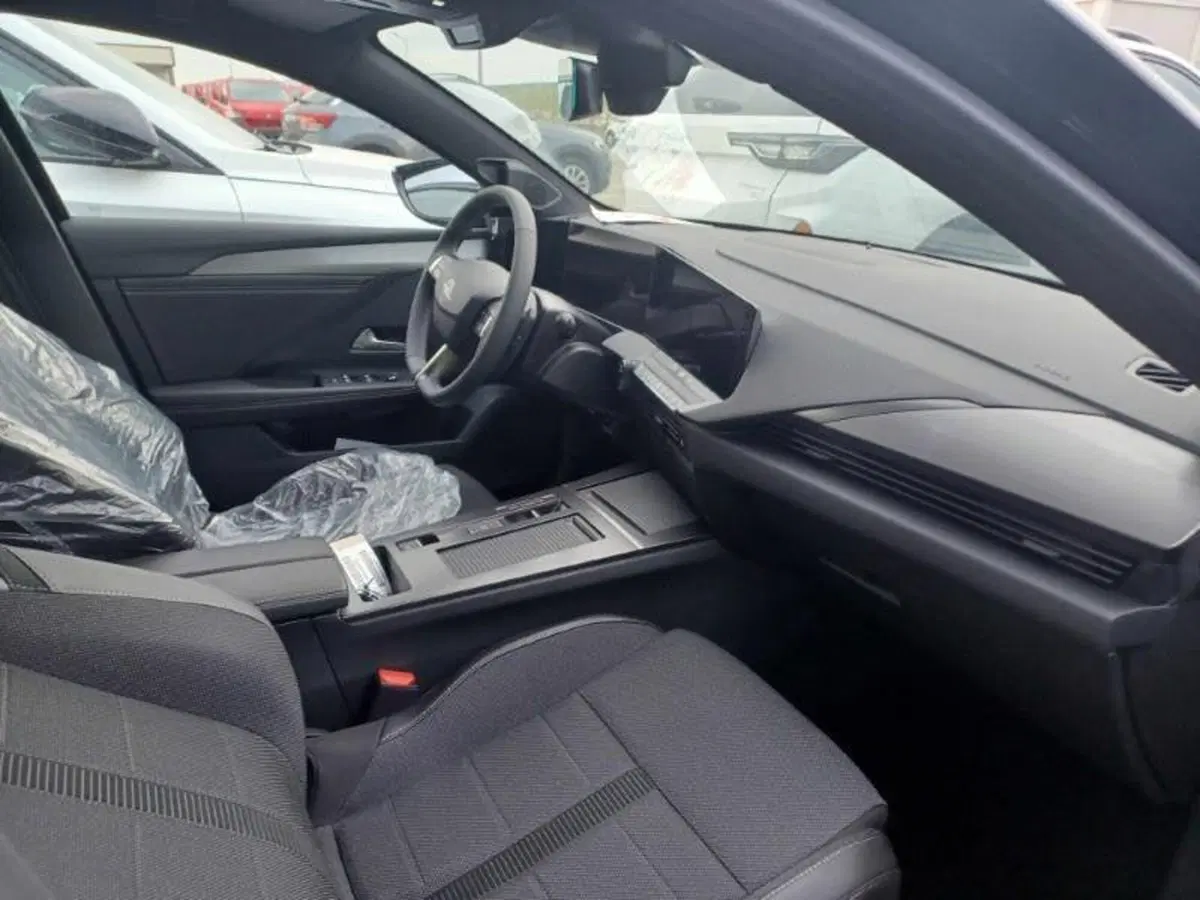 Opel Astra Station Wagon nuova a Alessandria (3)