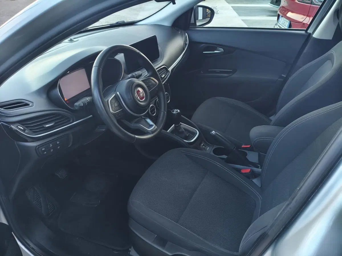 Fiat Tipo Station Wagon usata a Matera (11)