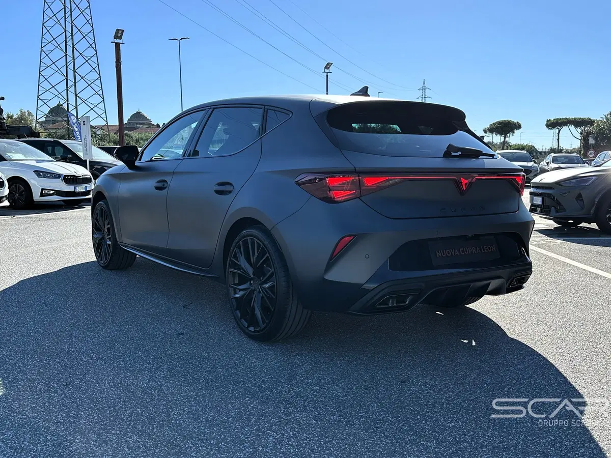Cupra Leon nuova a Livorno (7)