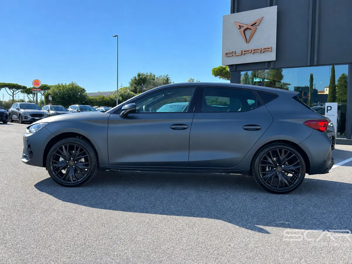 Cupra Leon nuova a Livorno (8)
