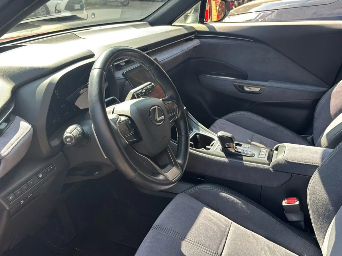 Lexus LBX usata a Bologna (10)