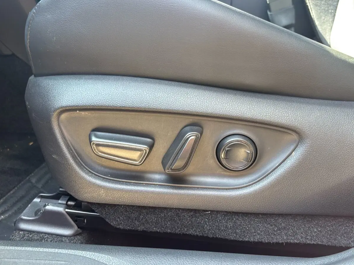 Lexus LBX usata a Bologna (11)