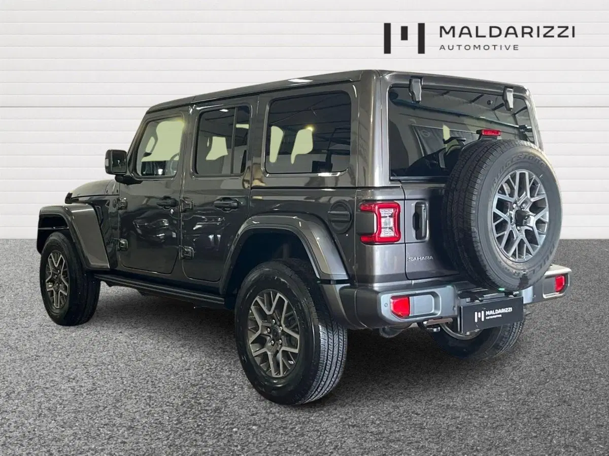 Jeep Wrangler Unlimited usata a Bari (4)