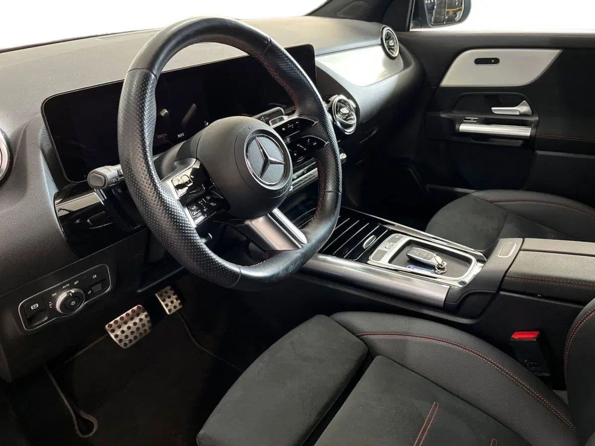 Mercedes-Benz GLA SUV usata a Bari (10)