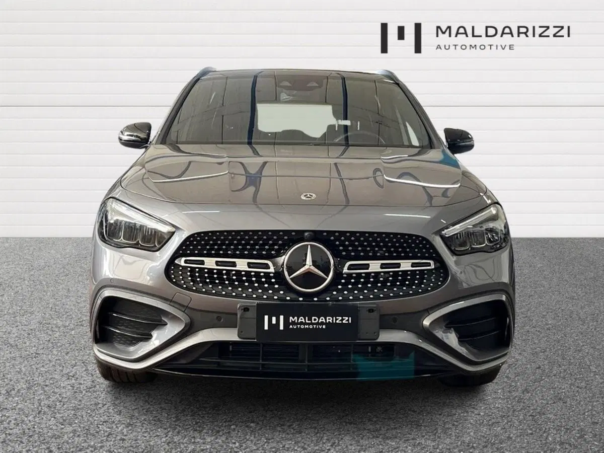 Mercedes-Benz GLA SUV usata a Bari (2)