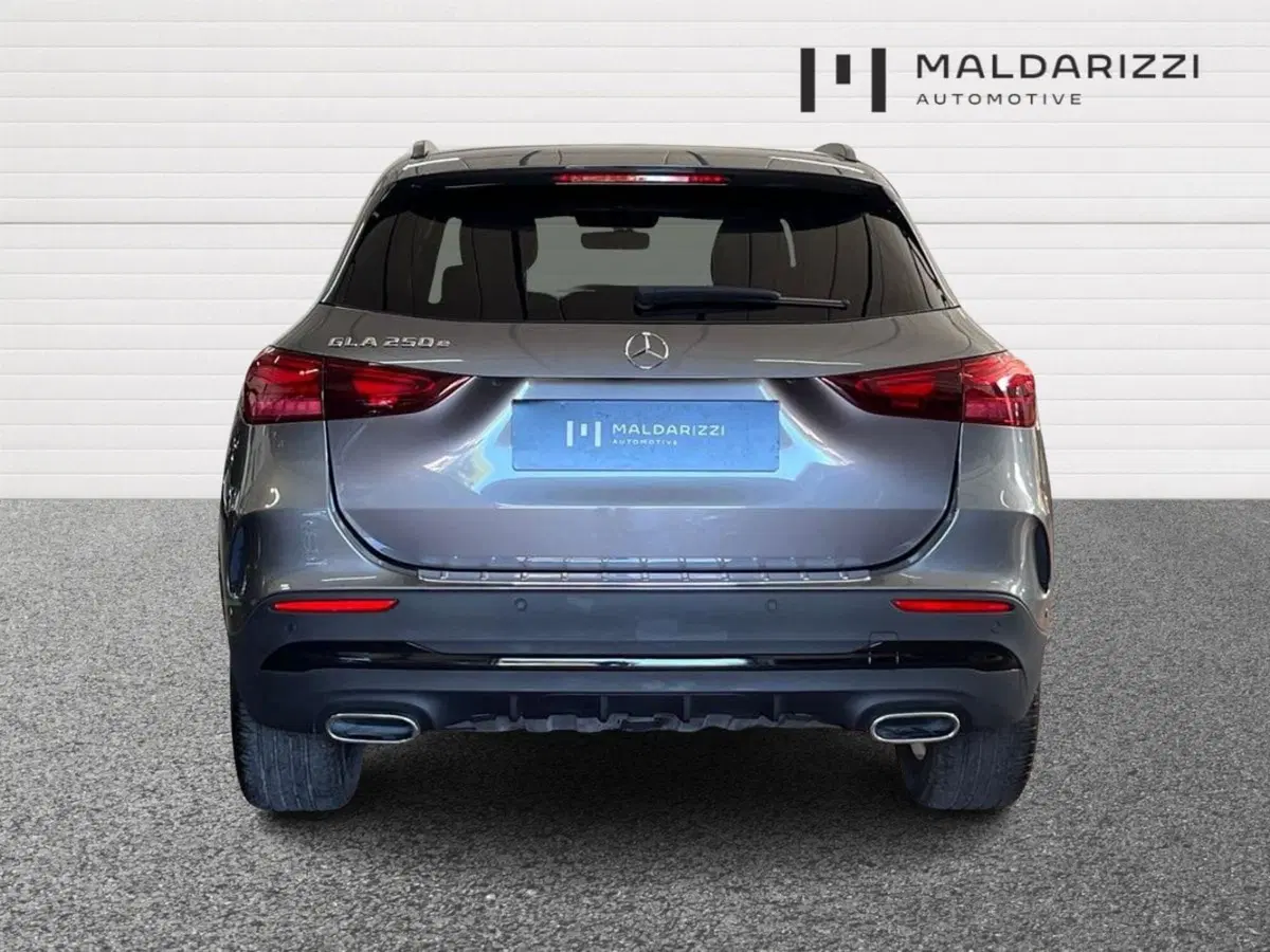 Mercedes-Benz GLA SUV usata a Bari (3)