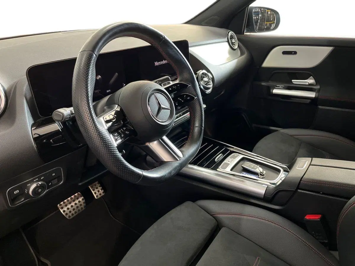 Mercedes-Benz GLA SUV usata a Bari (7)