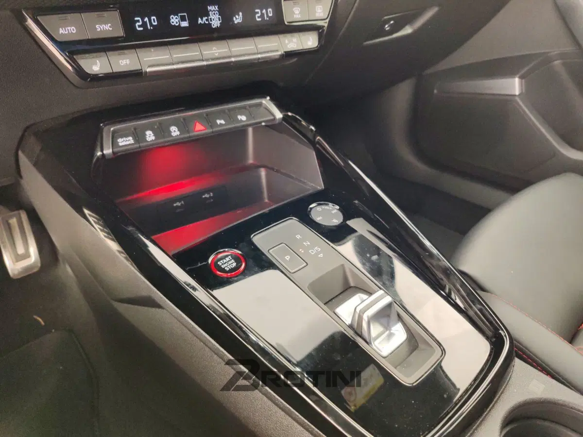 Audi RS 3 Sportback usata a Massa-Carrara (14)