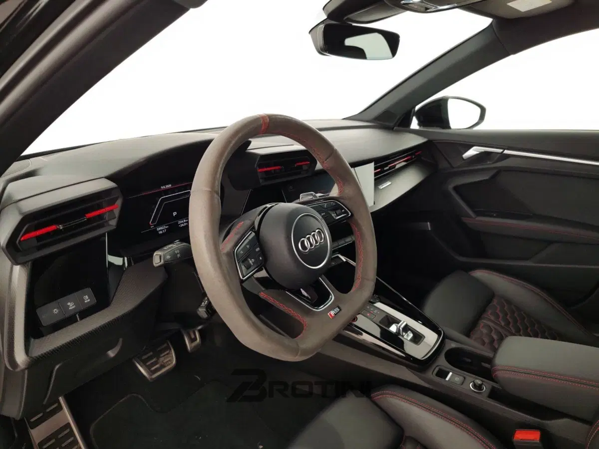 Audi RS 3 Sportback usata a Massa-Carrara (7)