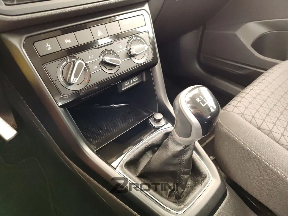 Volkswagen T-Cross usata a Massa-Carrara (12)