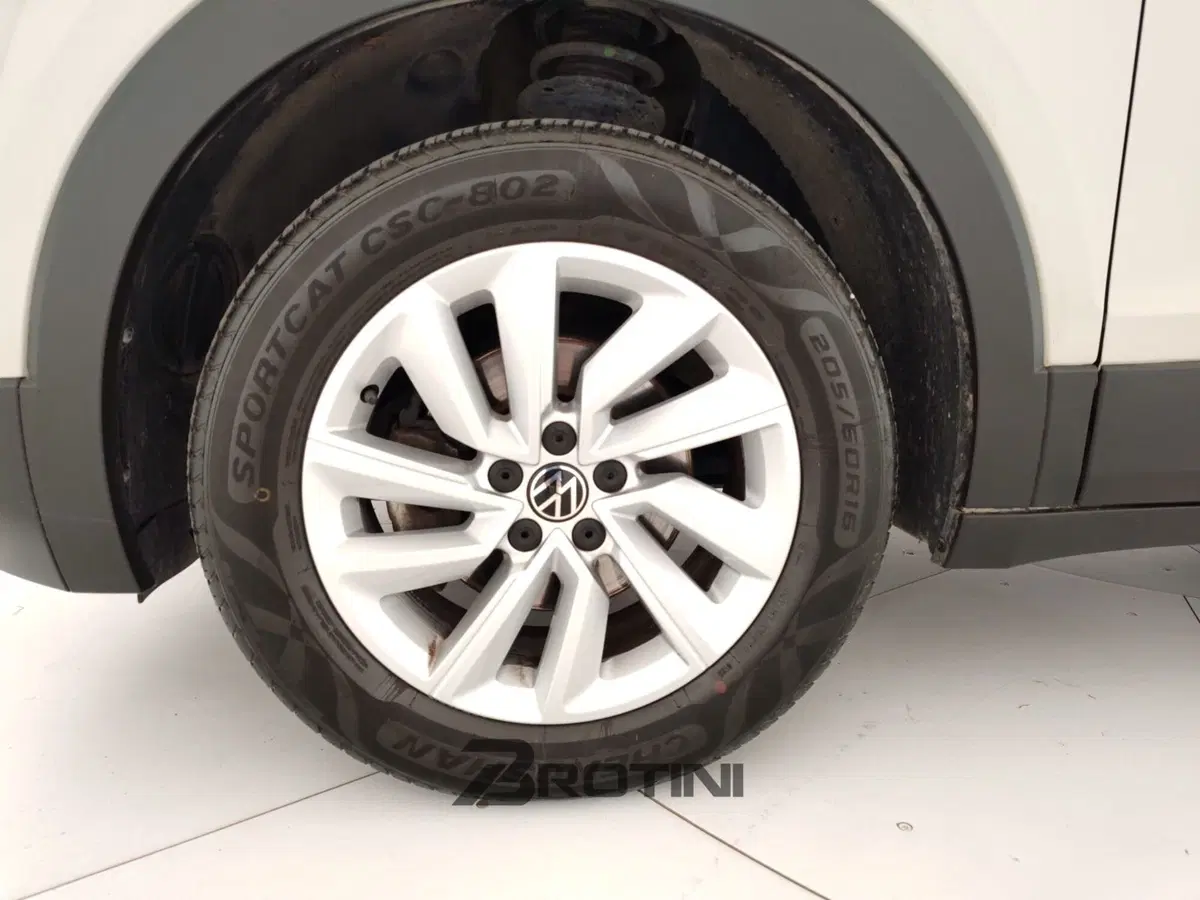 Volkswagen T-Cross usata a Massa-Carrara (6)