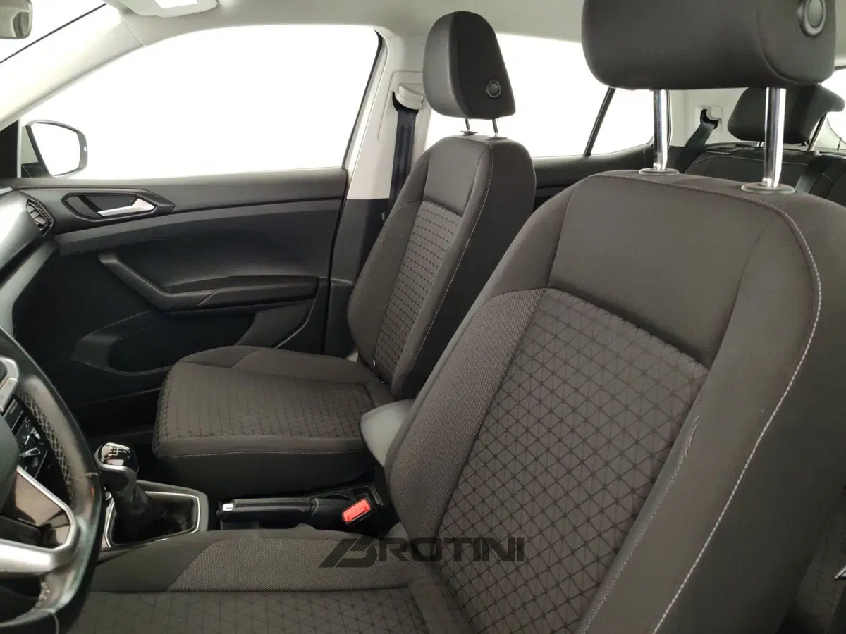 Volkswagen T-Cross usata a Massa-Carrara (9)