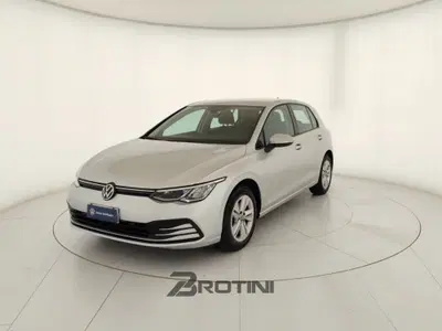 Volkswagen Golf 1.5 TSI EVO ACT Life del 2020 usata a Massa