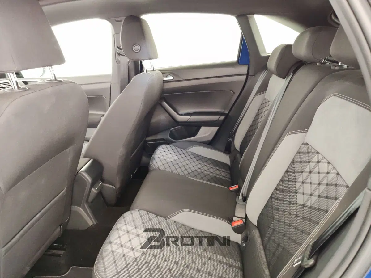 Volkswagen Taigo usata a Massa-Carrara (11)