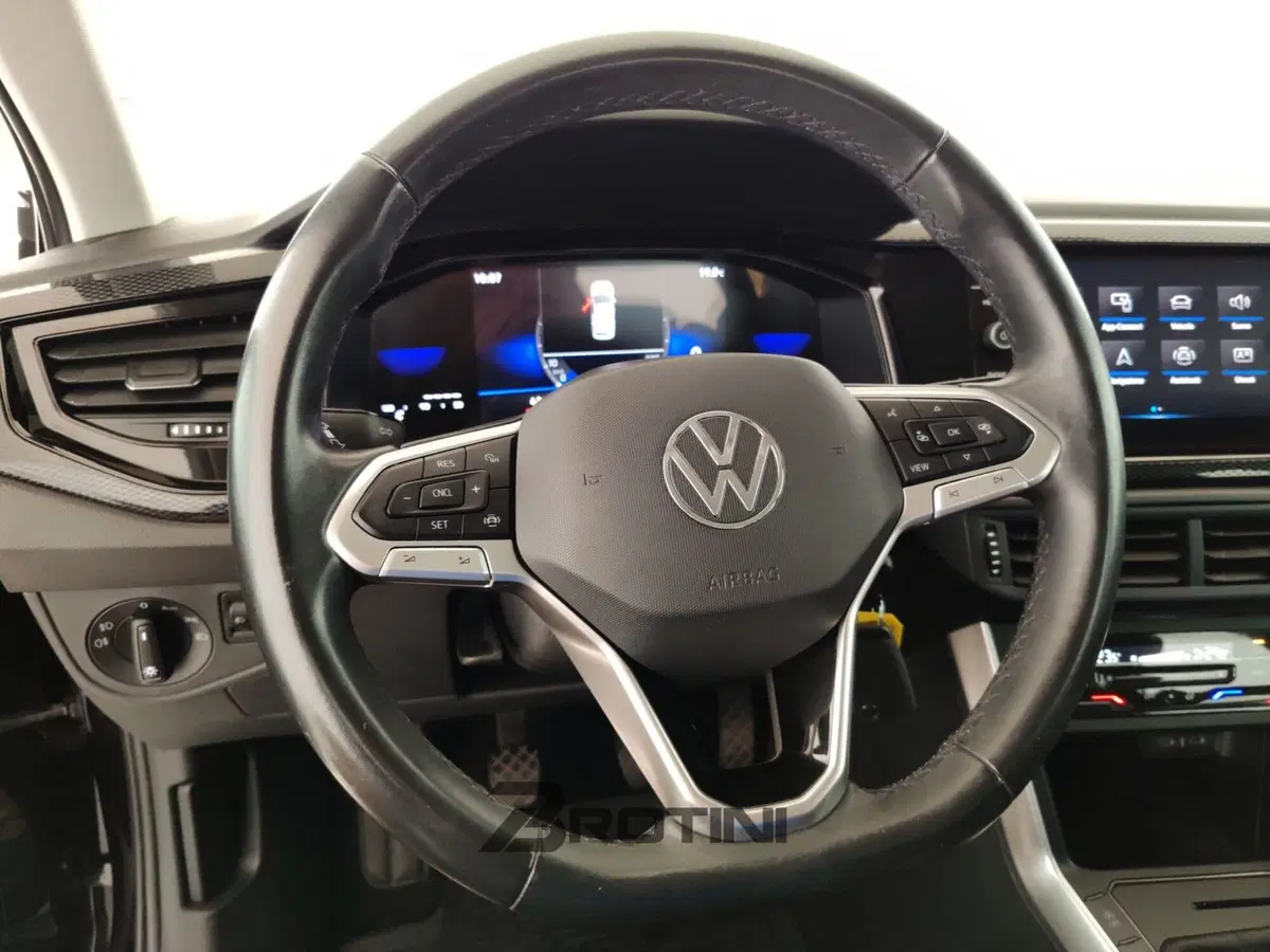 Volkswagen Polo usata a Massa-Carrara (13)