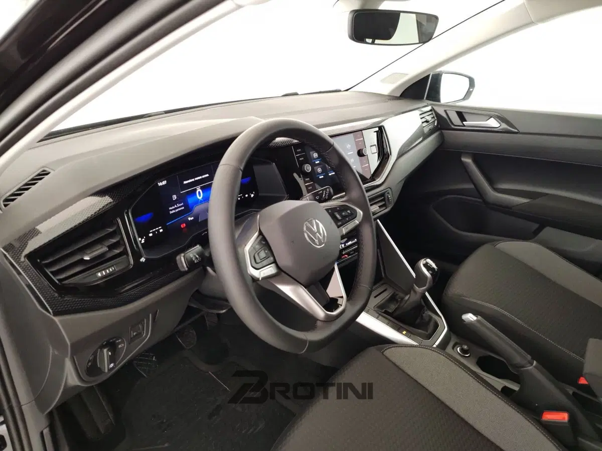 Volkswagen Polo nuova a Massa-Carrara (8)