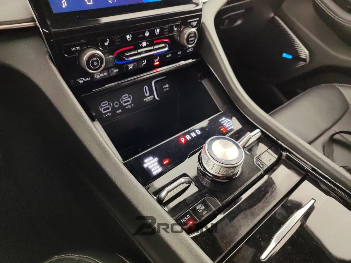 Jeep Grand Cherokee usata a Massa-Carrara (13)