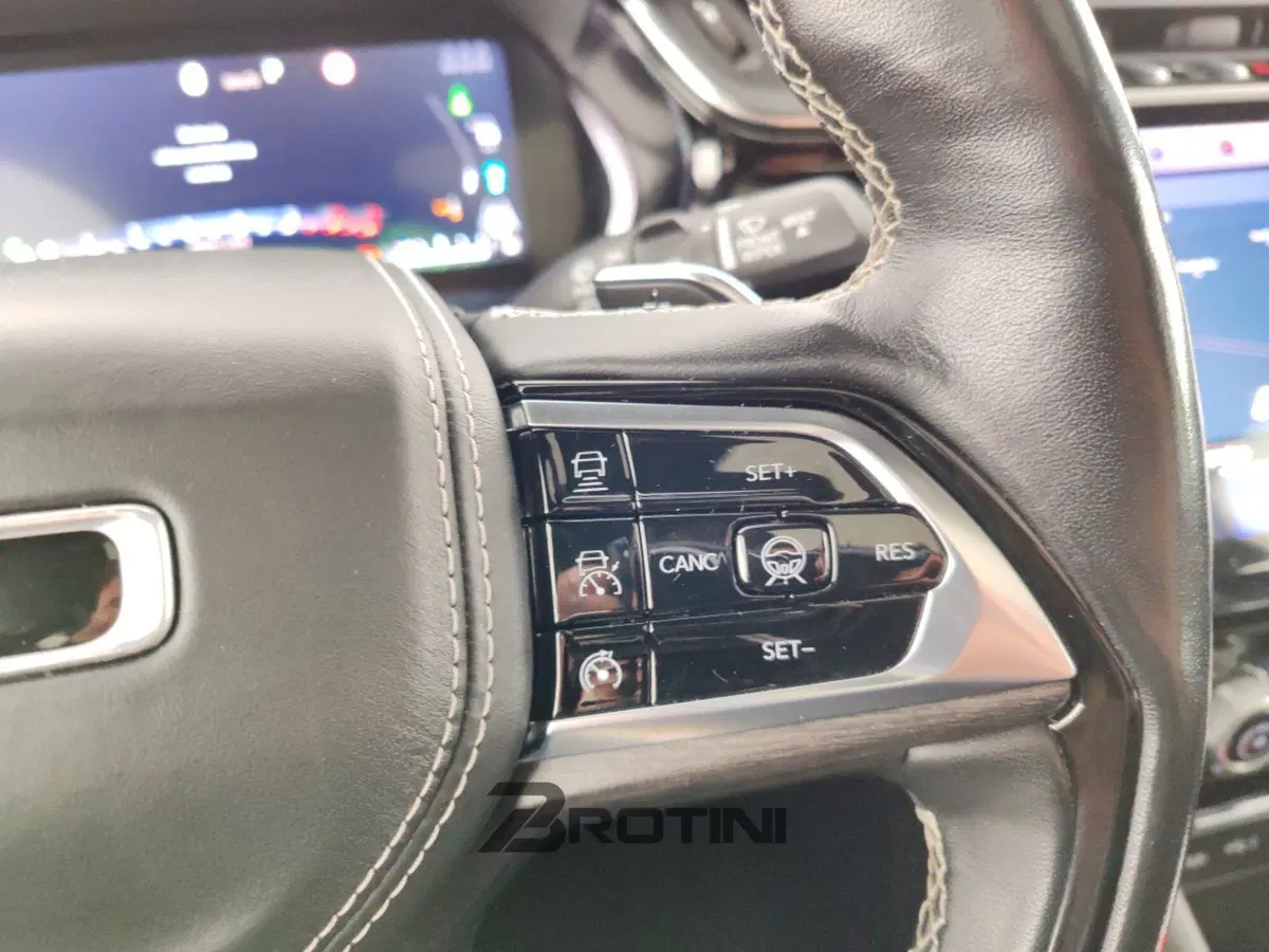 Jeep Grand Cherokee usata a Massa-Carrara (15)