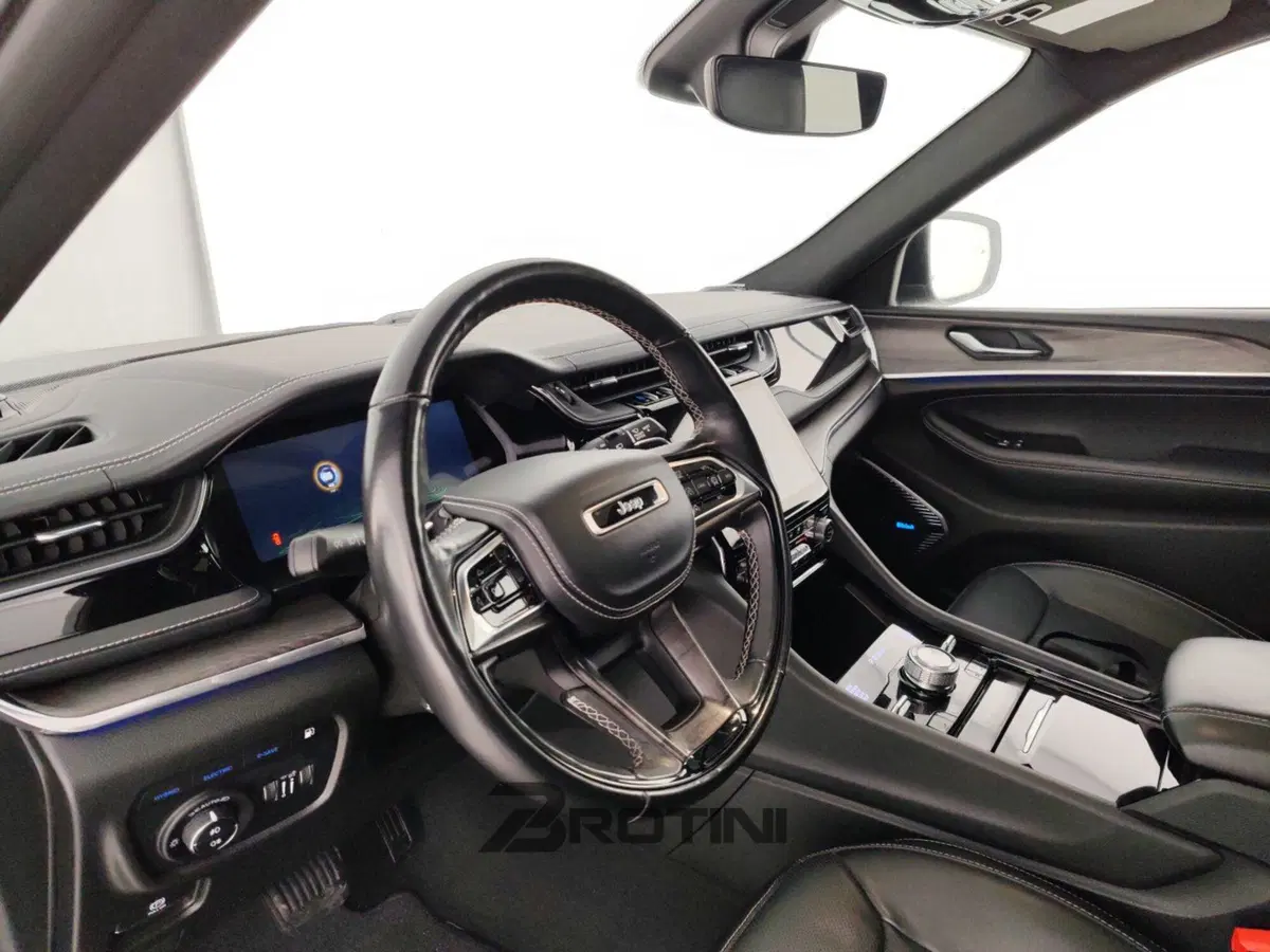Jeep Grand Cherokee usata a Massa-Carrara (8)