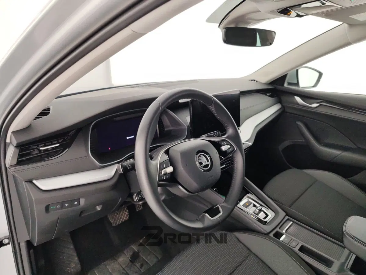 Skoda Octavia Station Wagon usata a Massa-Carrara (8)