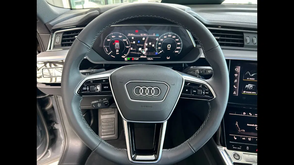 Audi Q8 Sportback nuova a Palermo (4)