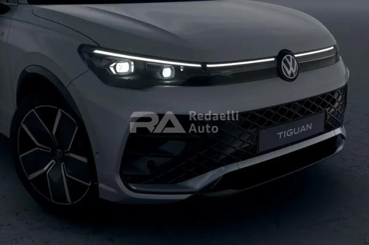 Volkswagen Tiguan nuova a Lecco (4)