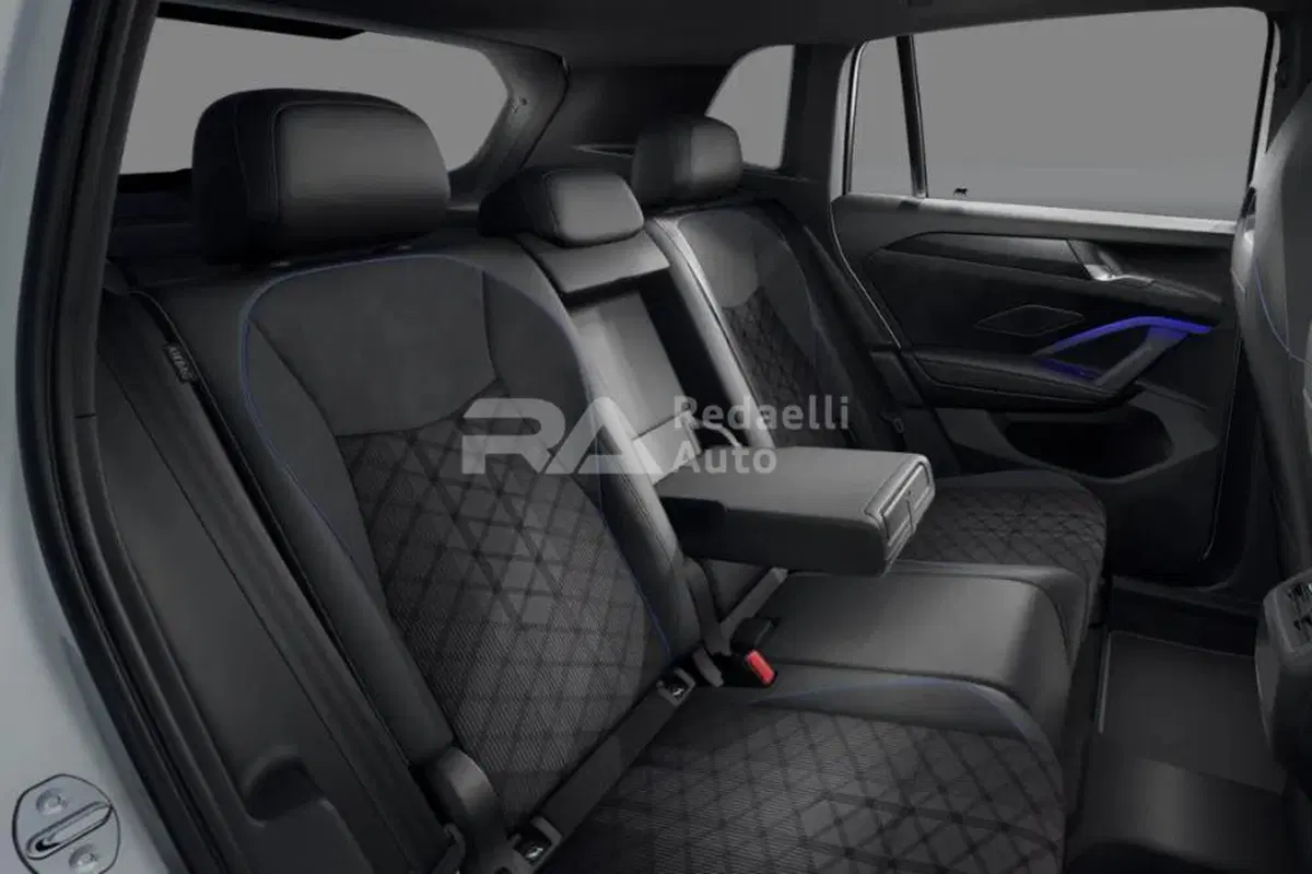 Volkswagen Tiguan nuova a Lecco (7)