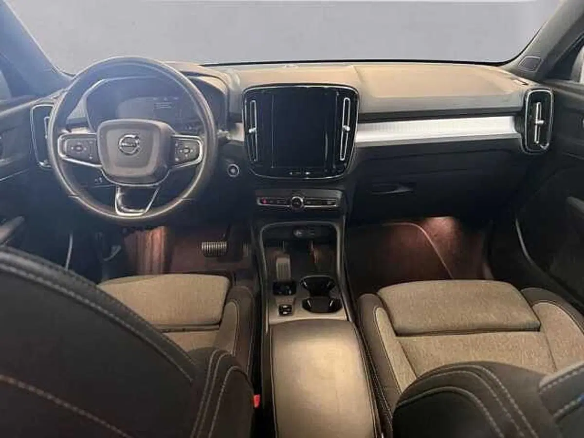 VOLVO Veicoli Commerciali XC40 usata a Milano (11)