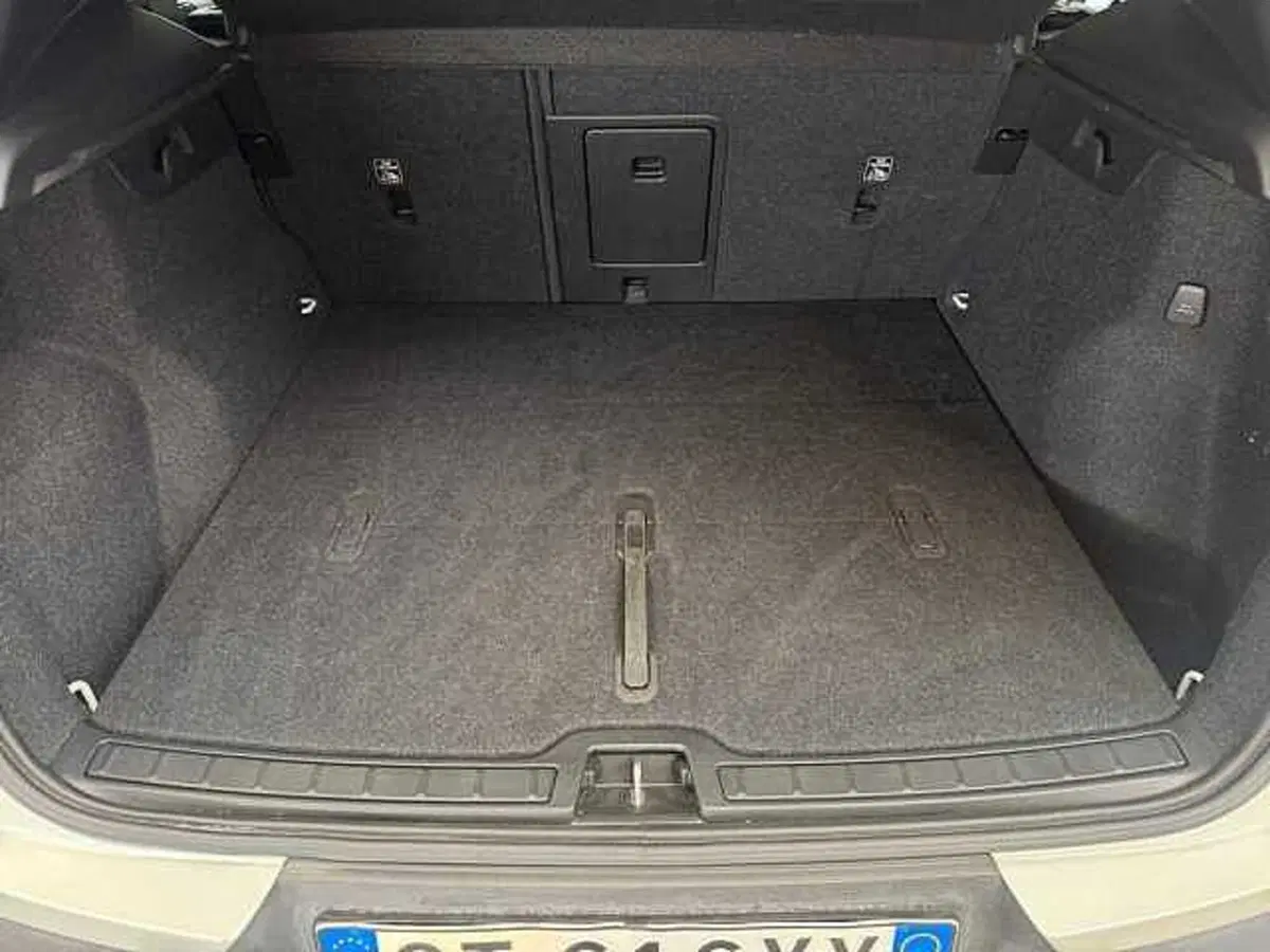 VOLVO Veicoli Commerciali XC40 usata a Milano (15)