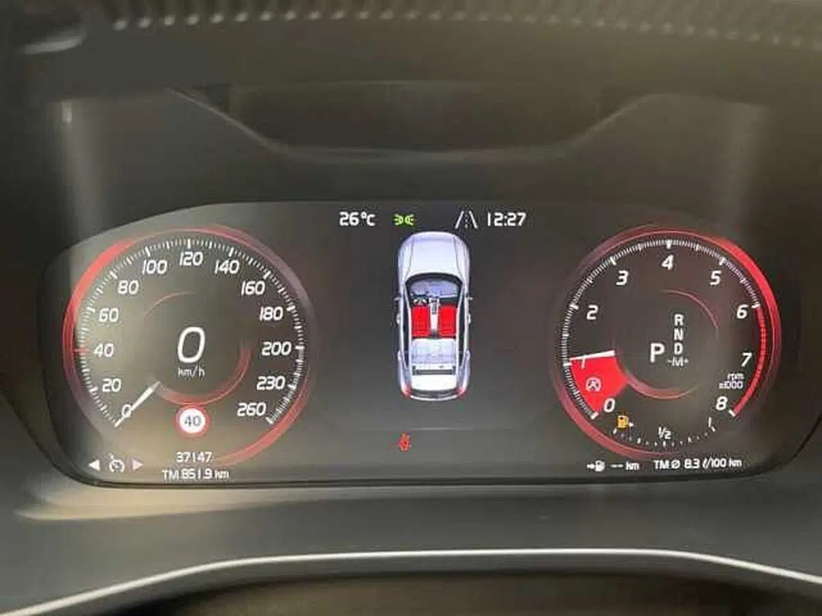 VOLVO Veicoli Commerciali XC40 usata a Milano (17)