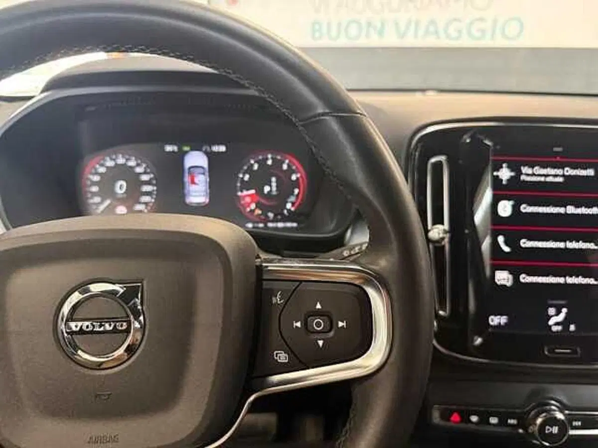 VOLVO Veicoli Commerciali XC40 usata a Milano (19)