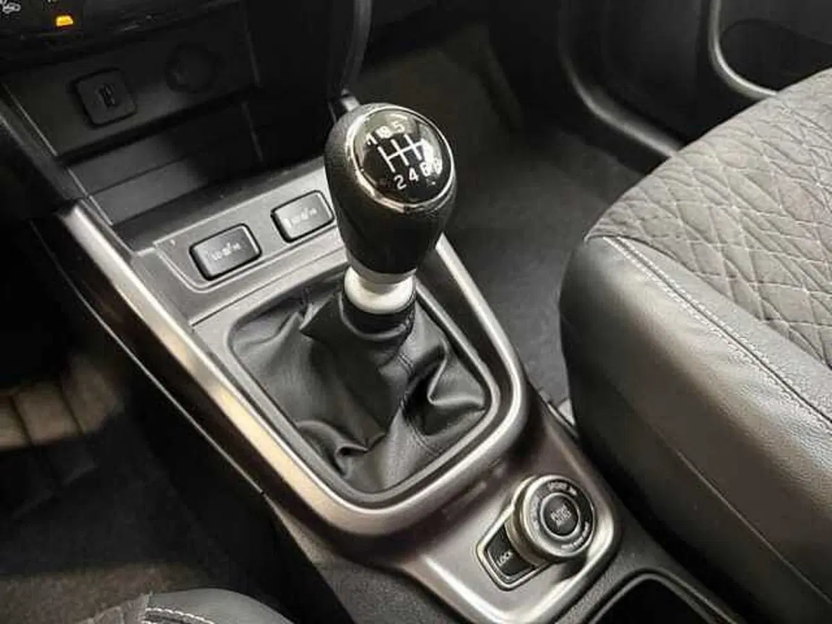 Suzuki Vitara usata a Milano (18)
