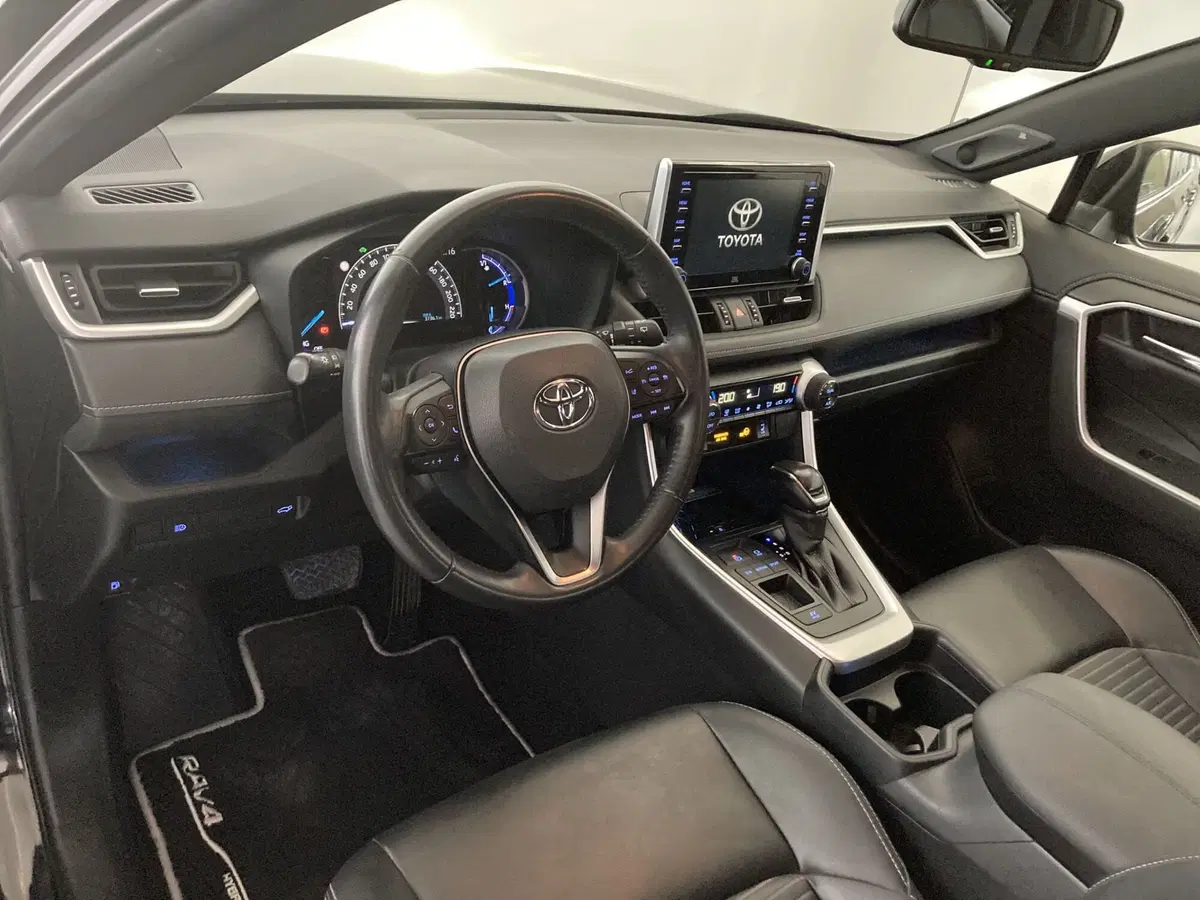 Toyota Rav4 usata a Barletta-Andria-Trani (12)