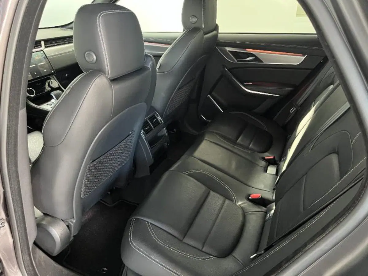 Jaguar F-Pace usata a Venezia (12)
