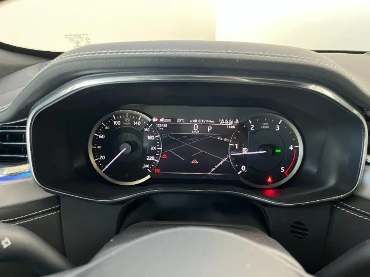 Jaguar F-Pace usata a Venezia (18)