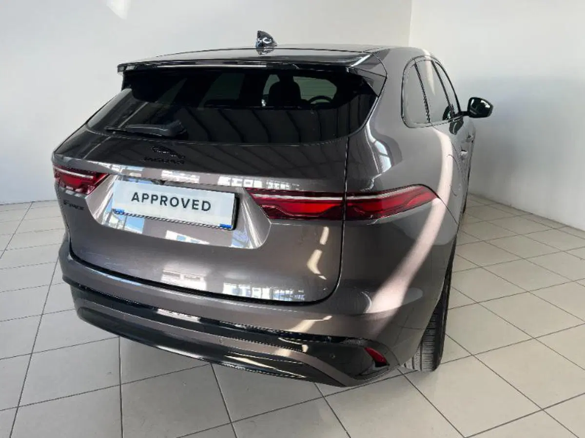 Jaguar F-Pace usata a Venezia (4)