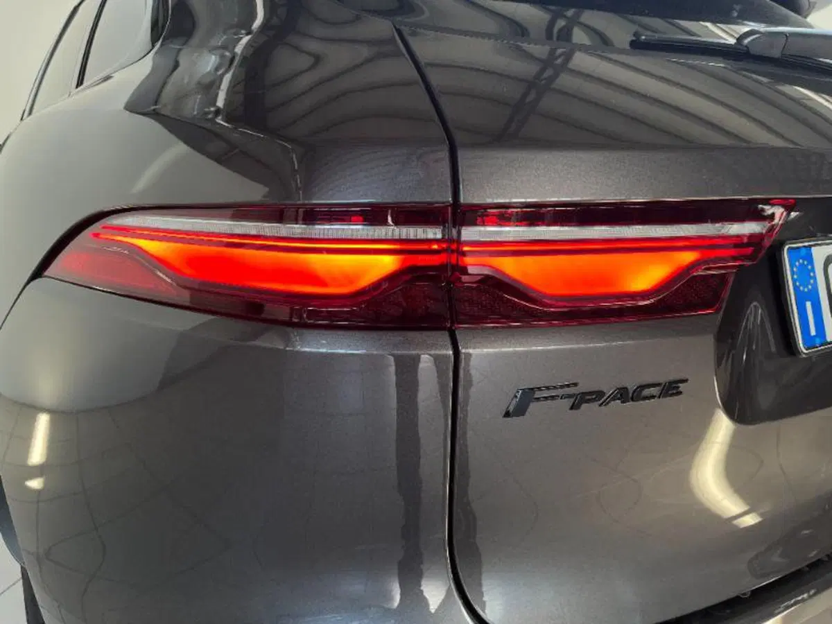 Jaguar F-Pace usata a Venezia (8)