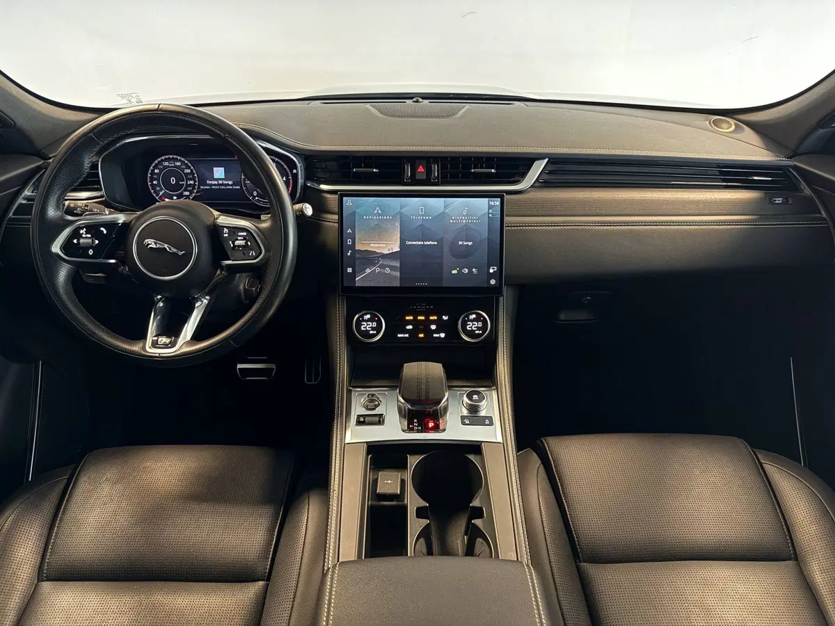 Jaguar F-Pace usata a Alessandria (4)