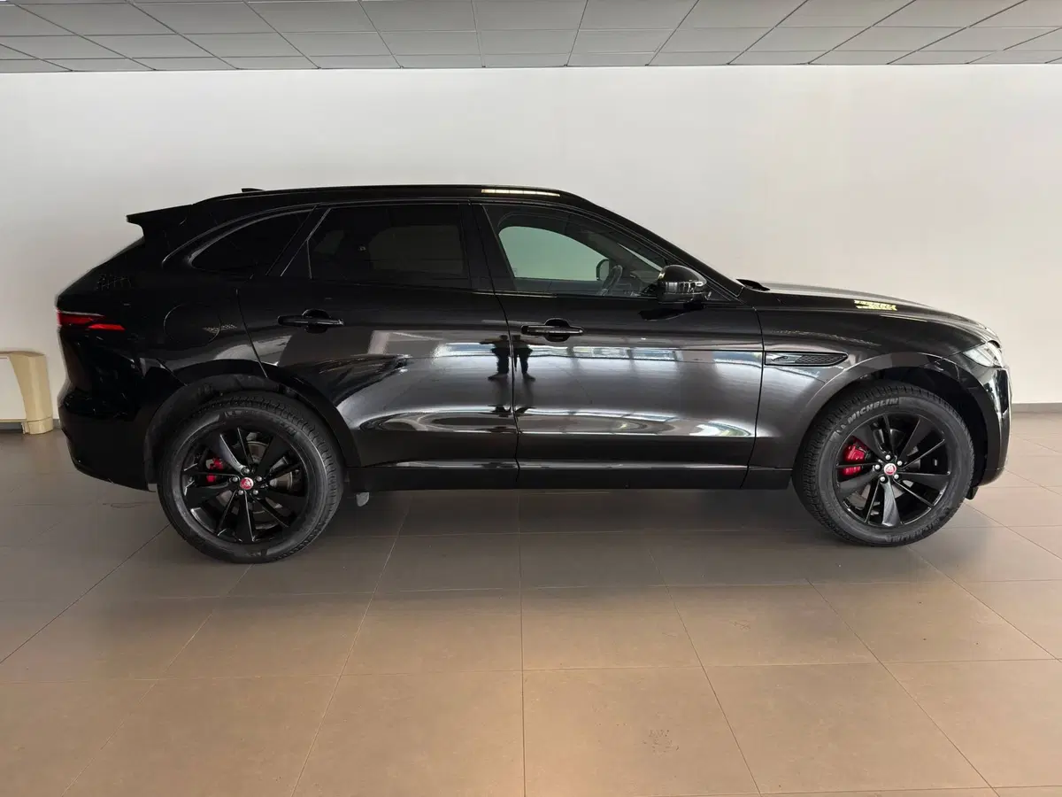 Jaguar F-Pace usata a Alessandria (6)