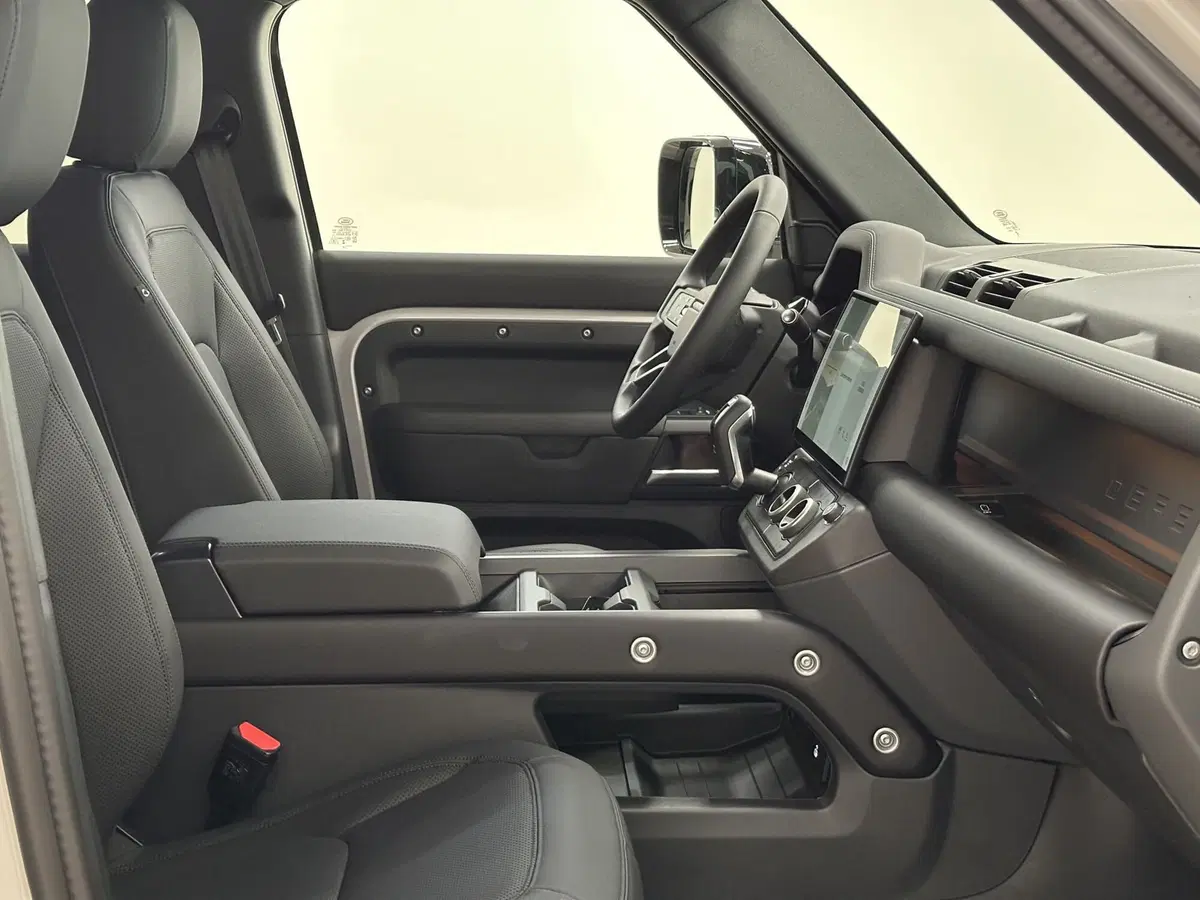 Land Rover Defender usata a Lodi (3)