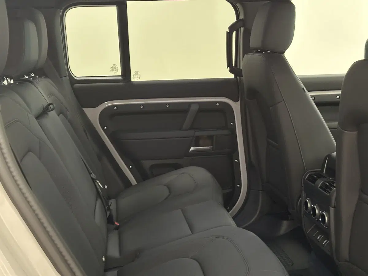 Land Rover Defender usata a Lodi (5)