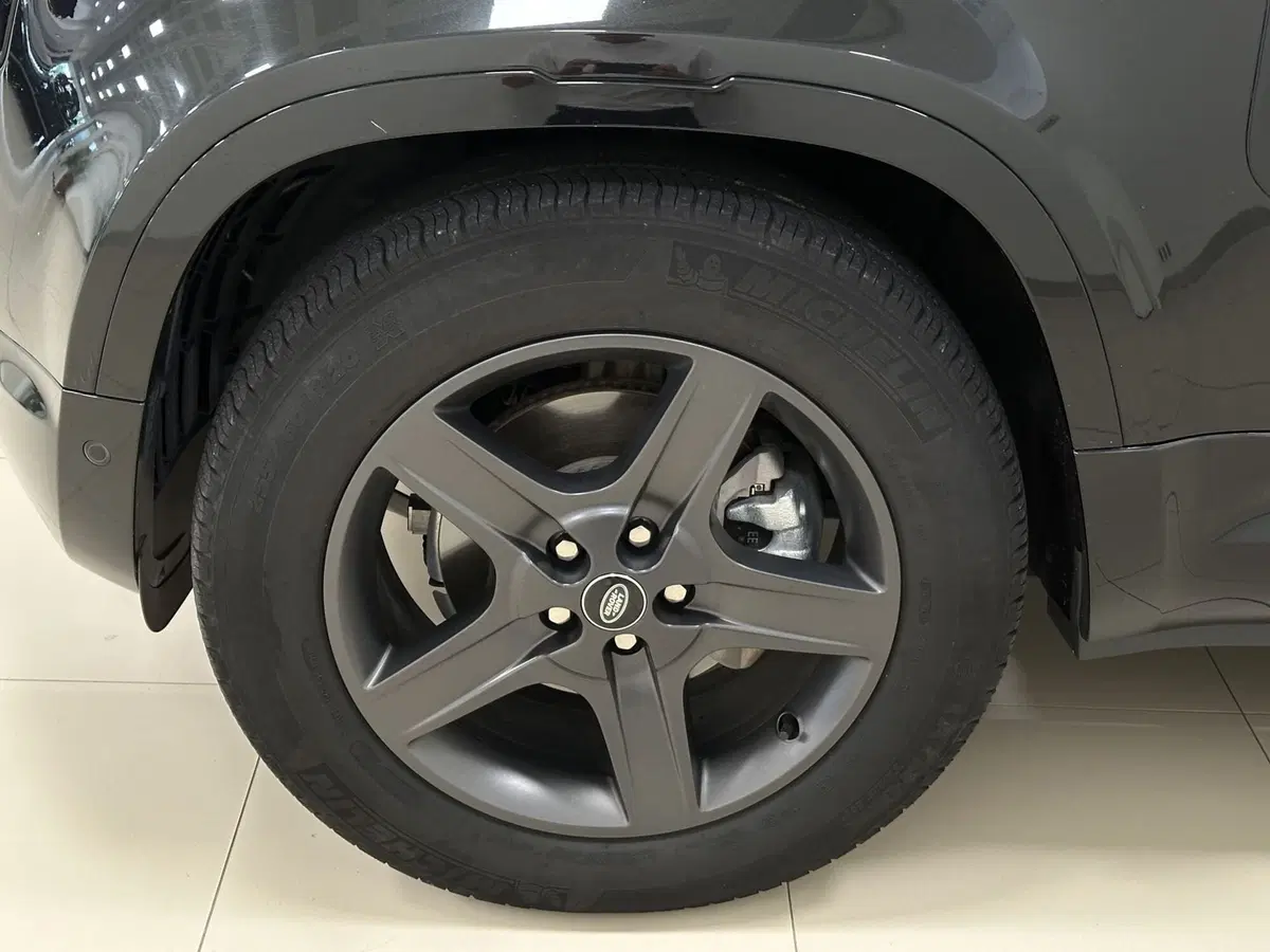 Land Rover Defender usata a Lodi (9)