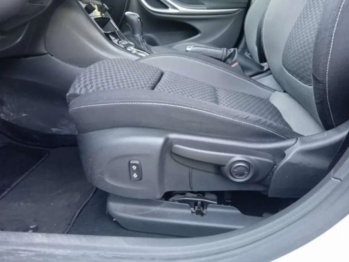 Opel Astra Station Wagon usata a Padova (13)