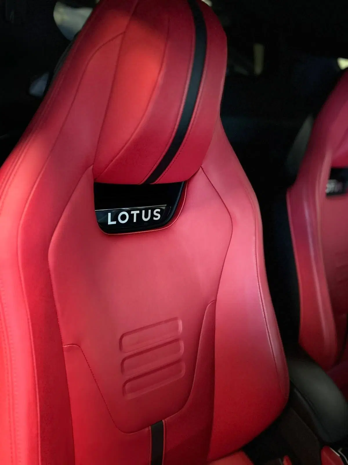 Lotus Emira usata a Novara (7)